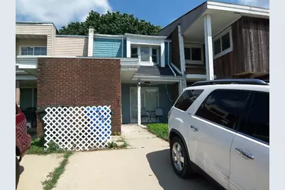2020 Berkshire Circle #H, Carpentersville, IL 60110 - Photo 1