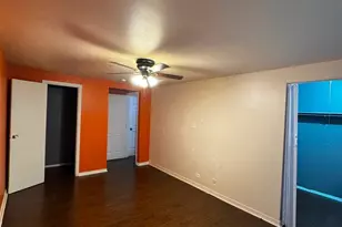 2020 Berkshire Cir, Carpentersville, IL 60110 - Photo 23