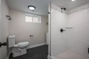 12915 S Parnell Ave, Chicago, IL 60628 - Photo 13