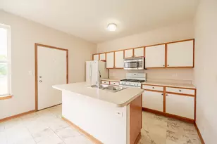 118 E 107th St, Chicago, IL 60628 - Photo 5