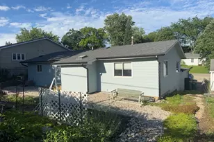 3829 Eastway Dr, Island Lake, IL 60042 - Photo 3