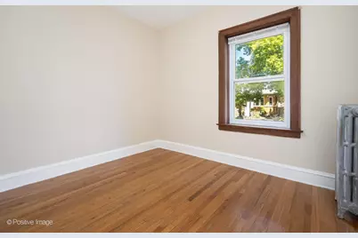 5434 W Wellington Avenue, Chicago, IL 60641 - Photo 5