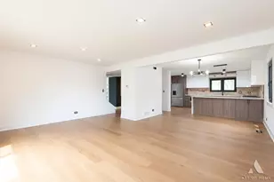 214 Cambridge Ln, Bloomingdale, IL 60108 - Photo 5