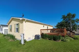238 Meadowlark Ln, Sandwich, IL 60548 - Photo 5