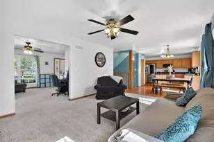 1014 Woodiris Dr, Joliet, IL 60431 - Photo 7