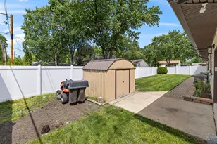 6910 Juniper St, Hanover Park, IL 60133 - Photo 31