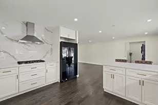 6910 Juniper St, Hanover Park, IL 60133 - Photo 13