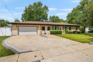 6910 Juniper St, Hanover Park, IL 60133 - Photo 3