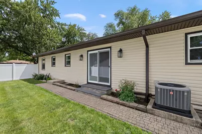 6910 Juniper Street, Hanover Park, IL 60133 - Photo 29