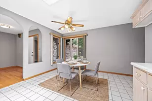 11S056 Madison St, Burr Ridge, IL 60527 - Photo 21