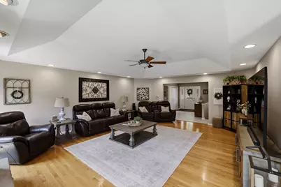 759 Yorkshire Lane, Des Plaines, IL 60016 - Photo 7