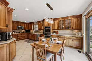 759 Yorkshire Ln, Des Plaines, IL 60016 - Photo 21