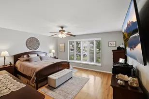 759 Yorkshire Ln, Des Plaines, IL 60016 - Photo 3