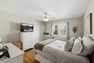 759 Yorkshire Ln, Des Plaines, IL 60016 - Photo 13