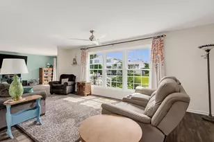627 Oakwood Dr, Westmont, IL 60559 - Photo 5