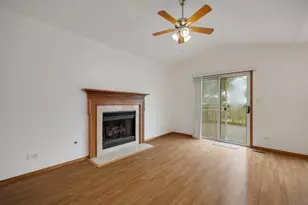 1127 Ashbrook Dr, Mundelein, IL 60060 - Photo 13