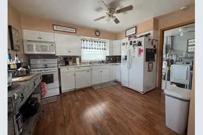 915 W 19th Street, Sterling, IL 61081 - Photo 3