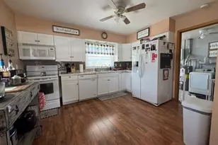 915 W 19th St, Sterling, IL 61081 - Photo 3
