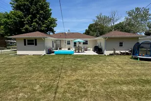 915 W 19th St, Sterling, IL 61081 - Photo 11