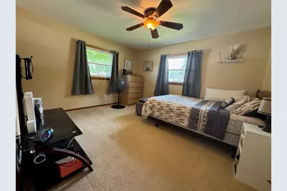 915 W 19th Street, Sterling, IL 61081 - Photo 9
