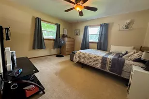 915 W 19th St, Sterling, IL 61081 - Photo 9