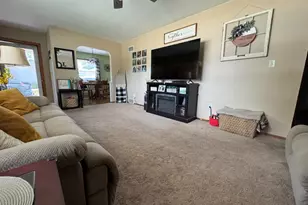 915 W 19th St, Sterling, IL 61081 - Photo 5