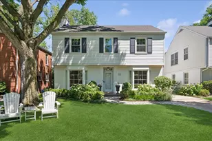 2236 Kenilworth Ave, Wilmette, IL 60091 - Photo 1