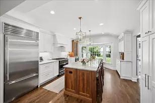 2236 Kenilworth Ave, Wilmette, IL 60091 - Photo 3
