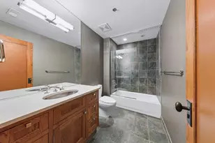 520 W Huron St, Chicago, IL 60654 - Photo 11