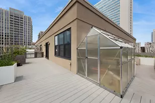 520 W Huron St, Chicago, IL 60654 - Photo 23