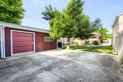 10546 S Harding Avenue, Chicago, IL 60655 - Photo 13