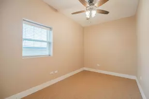 3433 S Indiana Ave, Chicago, IL 60616 - Photo 9