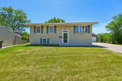 26 Hawthorne Lane, Streamwood, IL 60107 - Photo 1