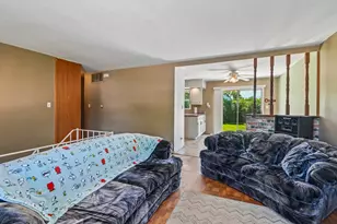 26 Hawthorne Ln, Streamwood, IL 60107 - Photo 5