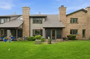 1661 Carmel Ct, Hoffman Estates, IL 60169 - Photo 27