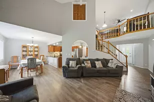 1661 Carmel Ct, Hoffman Estates, IL 60169 - Photo 3
