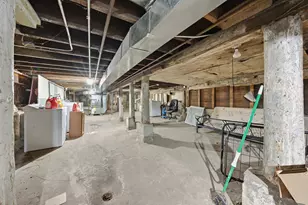 2643 S Hillock Ave, Chicago, IL 60608 - Photo 35