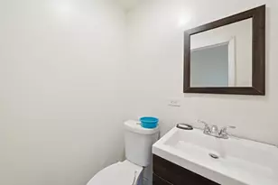 2643 S Hillock Ave, Chicago, IL 60608 - Photo 23
