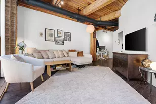 225 W Huron St, Chicago, IL 60654 - Photo 5