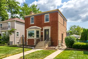 9205 S Utica Ave, Evergreen Park, IL 60805 - Photo 1