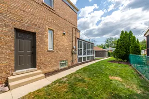 9205 S Utica Ave, Evergreen Park, IL 60805 - Photo 37