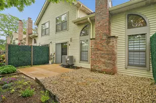 870 N Auburn Woods Dr, Palatine, IL 60067 - Photo 25