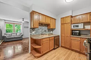 51 W Harrison Rd, Lombard, IL 60148 - Photo 9