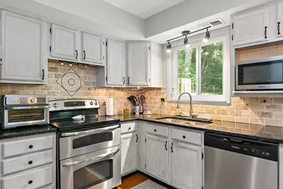 102 Pine Circle, Cary, IL 60013 - Photo 7