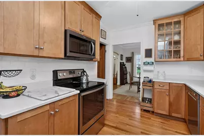 319 E Jefferson Avenue, Wheaton, IL 60187 - Photo 7