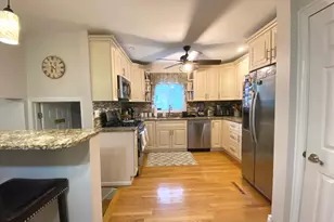 4528 Grace St, Schiller Park, IL 60176 - Photo 9