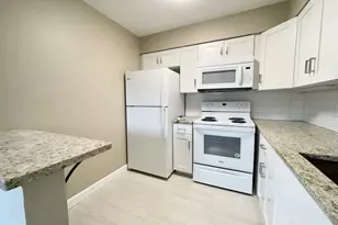 830 Waterview Cir, Vernon Hills, IL 60061 - Photo 3