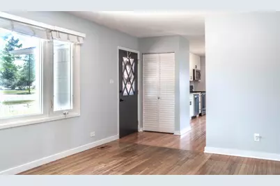 254 Dundee Parkway, Buffalo Grove, IL 60089 - Photo 11