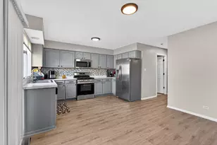 24556 S Independence Blvd, Crete, IL 60417 - Photo 9