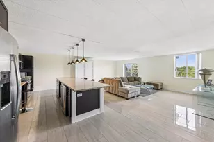 110 W Butterfield Rd, Elmhurst, IL 60126 - Photo 3